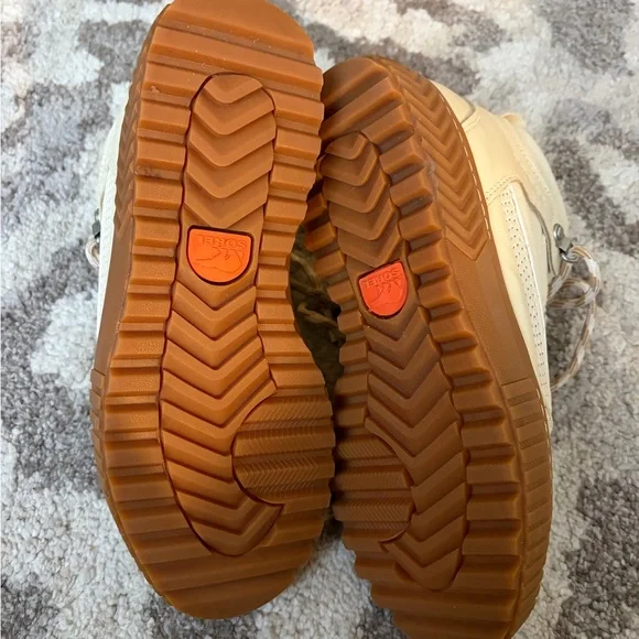 Sorel Cream and Brown Lace Up Boots - Picture 3 of 3